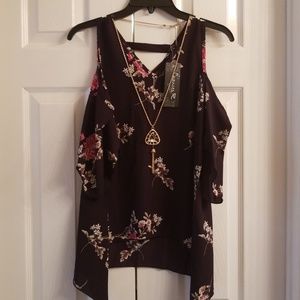 🆕️Cold Shoulder Top